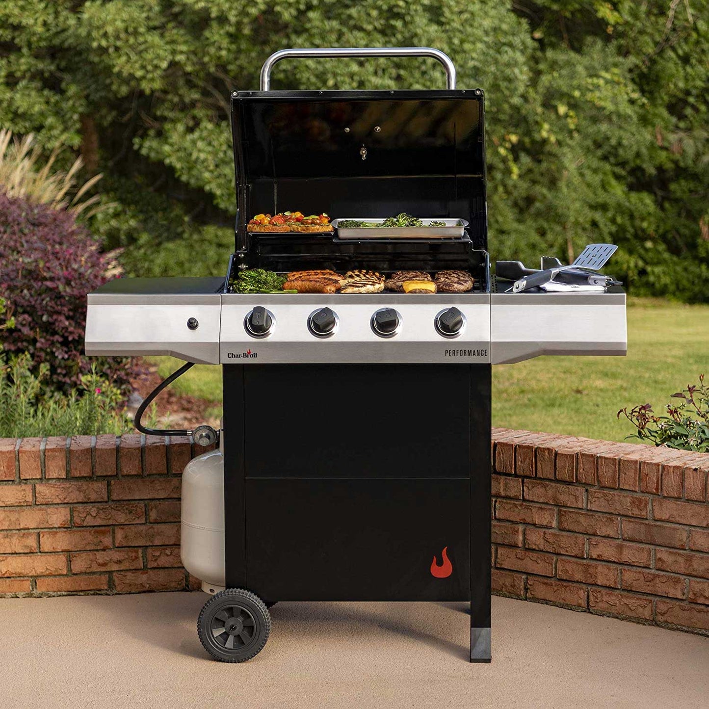 Asador de Gas Char-Broil Performance 4 Quemadores Tapa Negra